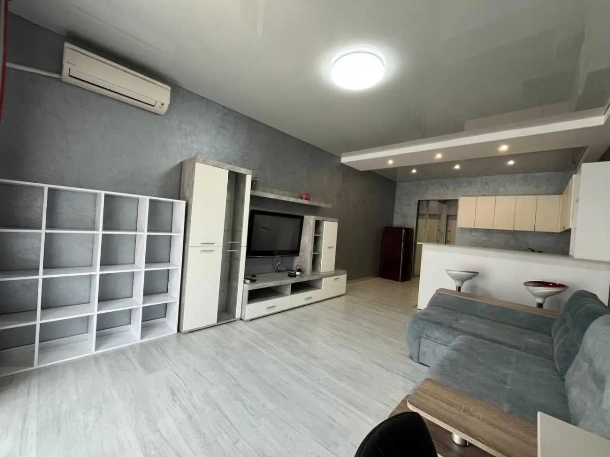 Фото Selling a 1-room apartment, 38 sq.m., Mykhaila Maksymovycha Street (Onufriia Trutenka Street) 24б Kyiv, price: 98000 USD, code 7856