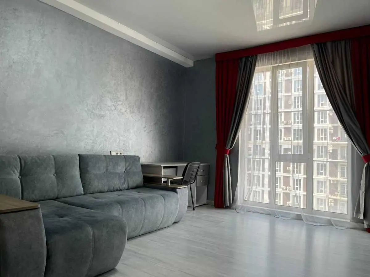 Фото Selling a 1-room apartment, 38 sq.m., Mykhaila Maksymovycha Street (Onufriia Trutenka Street) 24б Kyiv, price: 98000 USD, code 7856