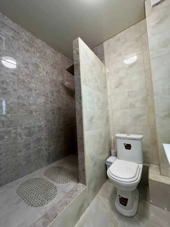 Фото Selling a 1-room apartment, 38 sq.m., Mykhaila Maksymovycha Street (Onufriia Trutenka Street) 24б Kyiv, price: 98000 USD, code 7856