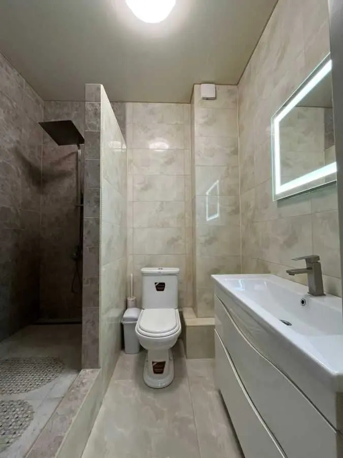 Фото Selling a 1-room apartment, 38 sq.m., Mykhaila Maksymovycha Street (Onufriia Trutenka Street) 24б Kyiv, price: 98000 USD, code 7856