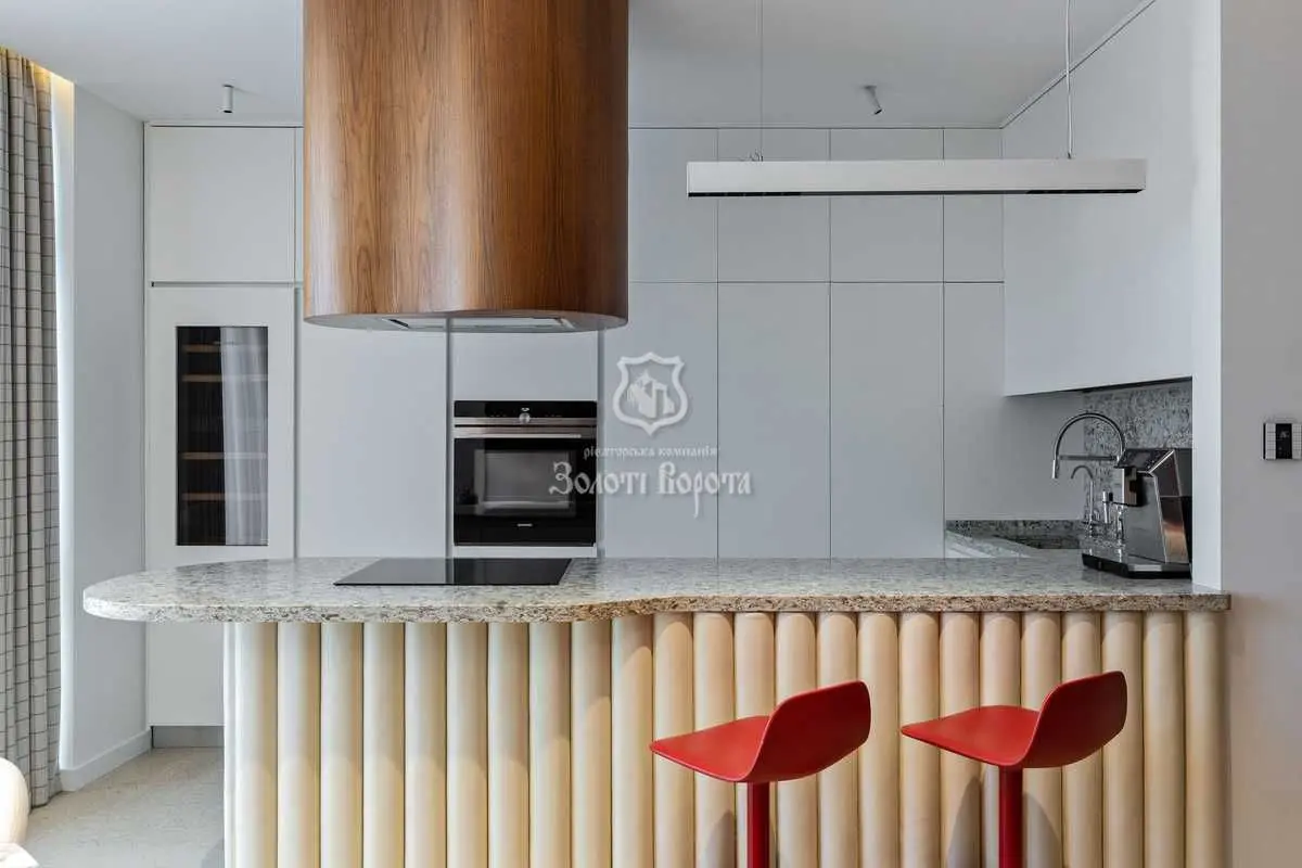 Фото Продаю 3-комнатную квартиру, 160 кв. м, Бусловская ул.  Киев, цена: 850000 USD, код 7860