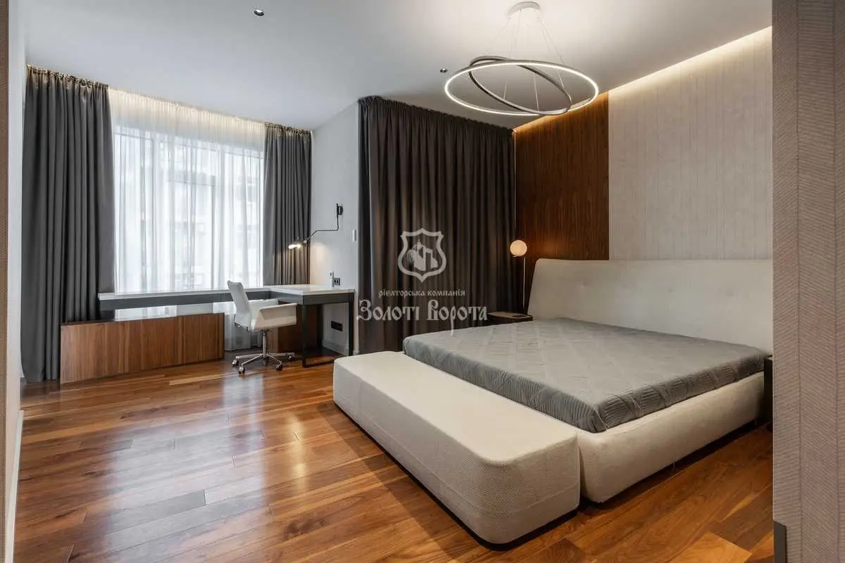 Фото Продаю 3-комнатную квартиру, 160 кв. м, Бусловская ул.  Киев, цена: 850000 USD, код 7860
