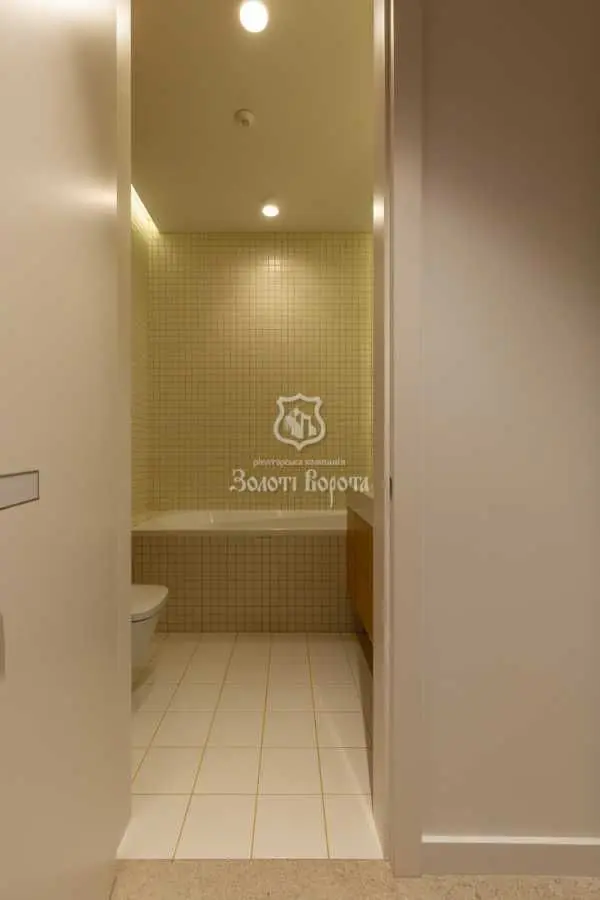Фото Продаю 3-комнатную квартиру, 160 кв. м, Бусловская ул.  Киев, цена: 850000 USD, код 7860