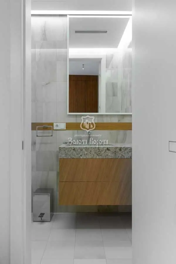 Фото Продаю 3-комнатную квартиру, 160 кв. м, Бусловская ул.  Киев, цена: 850000 USD, код 7860