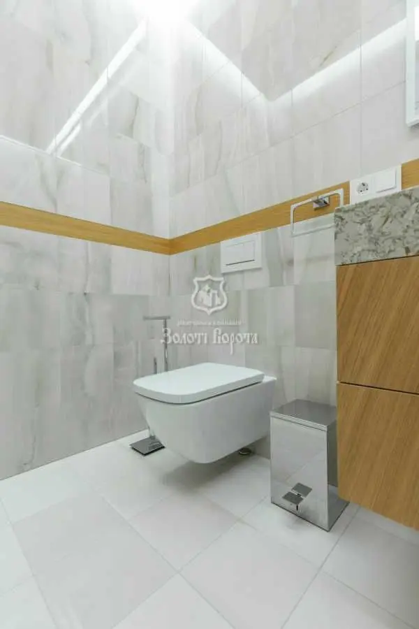 Фото Продаю 3-комнатную квартиру, 160 кв. м, Бусловская ул.  Киев, цена: 850000 USD, код 7860