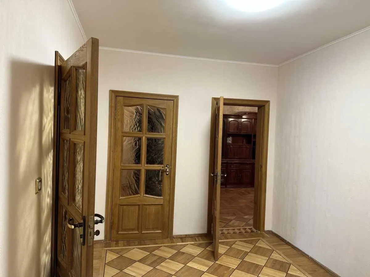 Фото Зняти 3 кімнатну квартиру, Бориса Гмирі вул. 5 Київ в довгострокову оренду, ціна: 17000 UAH, код 7883