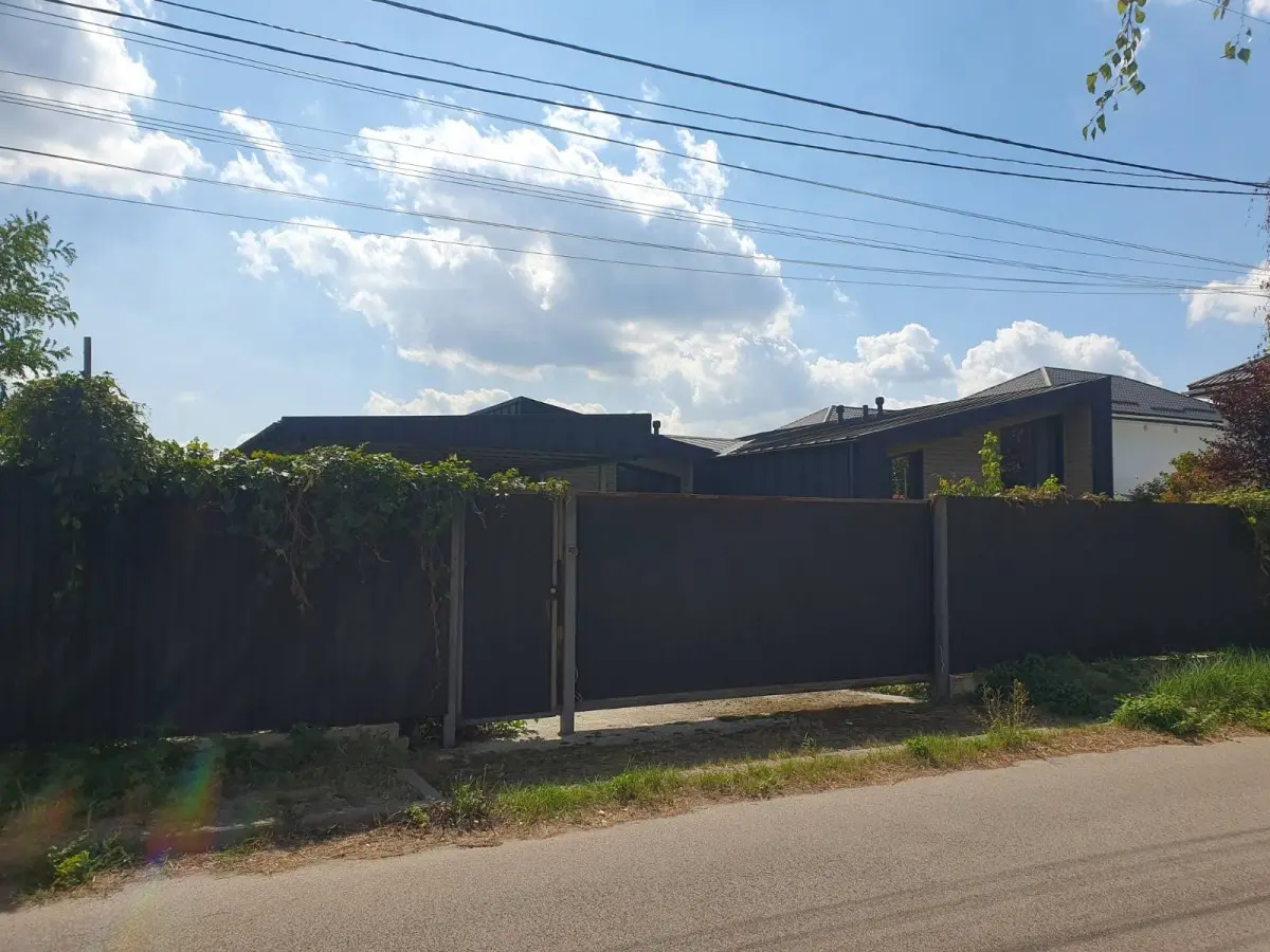 Фото Продаю будинок, 185 кв. м, Центральна вул.  Київ, ціна: 179000 $, код 7898