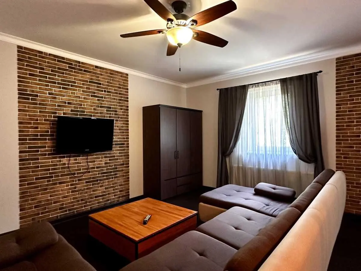 Фото Продаю дом, 450 кв. м, Ворошилова пер.  Васильков, цена: 390000 USD, код 7908