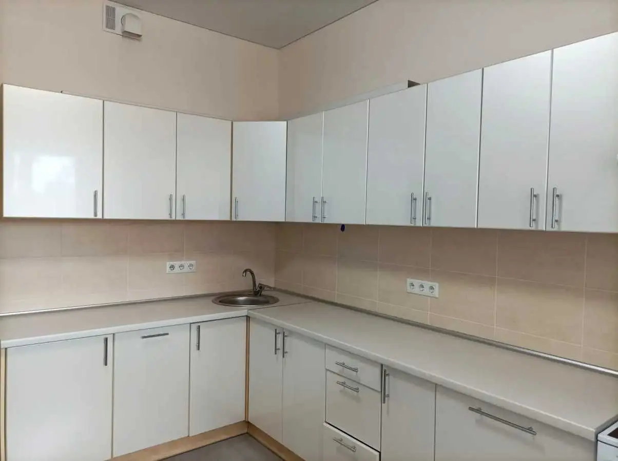 Фото Продаю 2 кімнатну квартиру, 88 кв. м, Харківське шосе 19а Київ, ціна: 107000 USD, код 7917