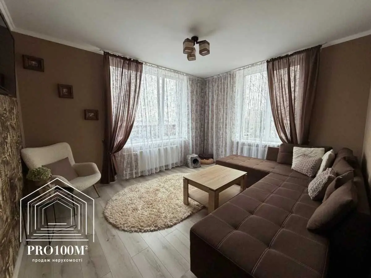 Фото Продаю 3 кімнатну квартиру, 91.5 кв. м, Михайла Величка вул.  Білогородка, ціна: 123000 USD, код 7920