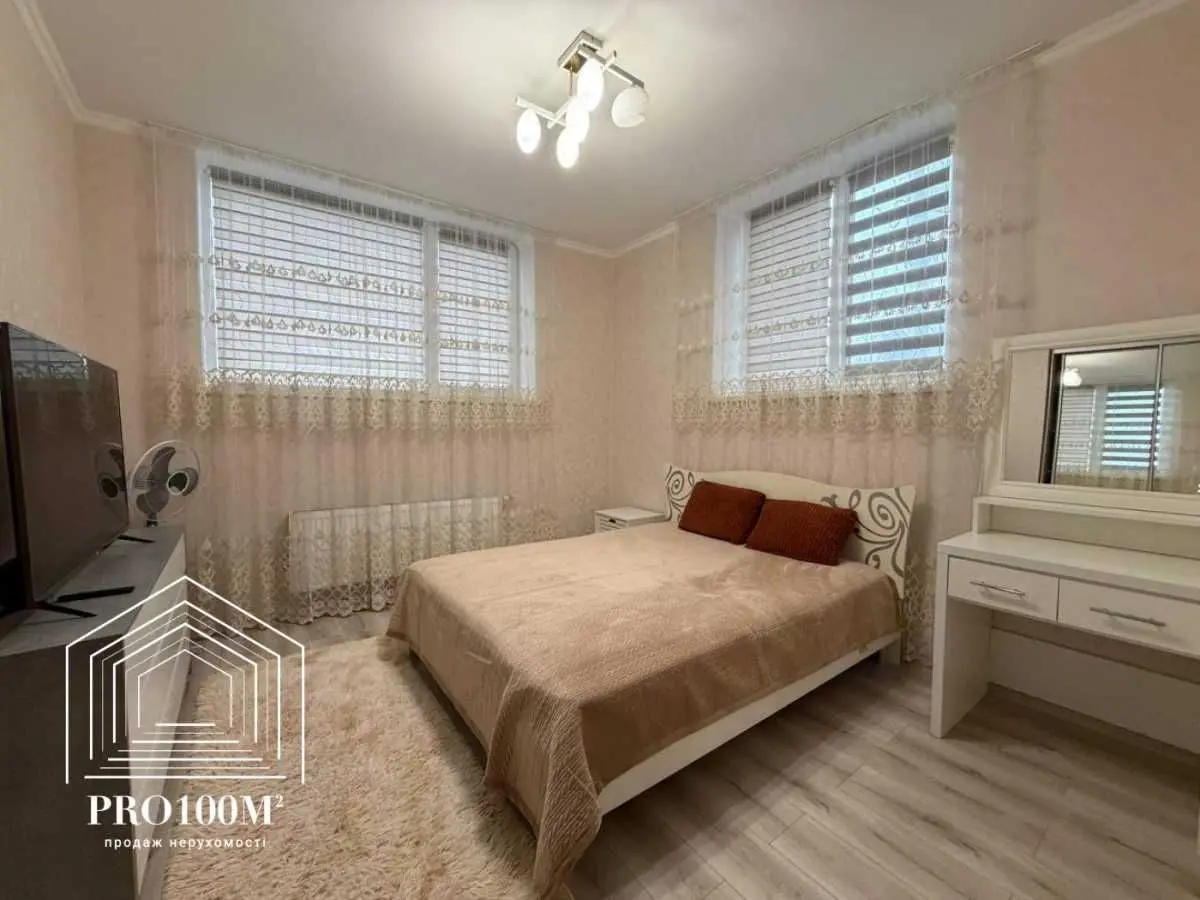 Фото Продаю 3 кімнатну квартиру, 91.5 кв. м, Михайла Величка вул.  Білогородка, ціна: 123000 USD, код 7920