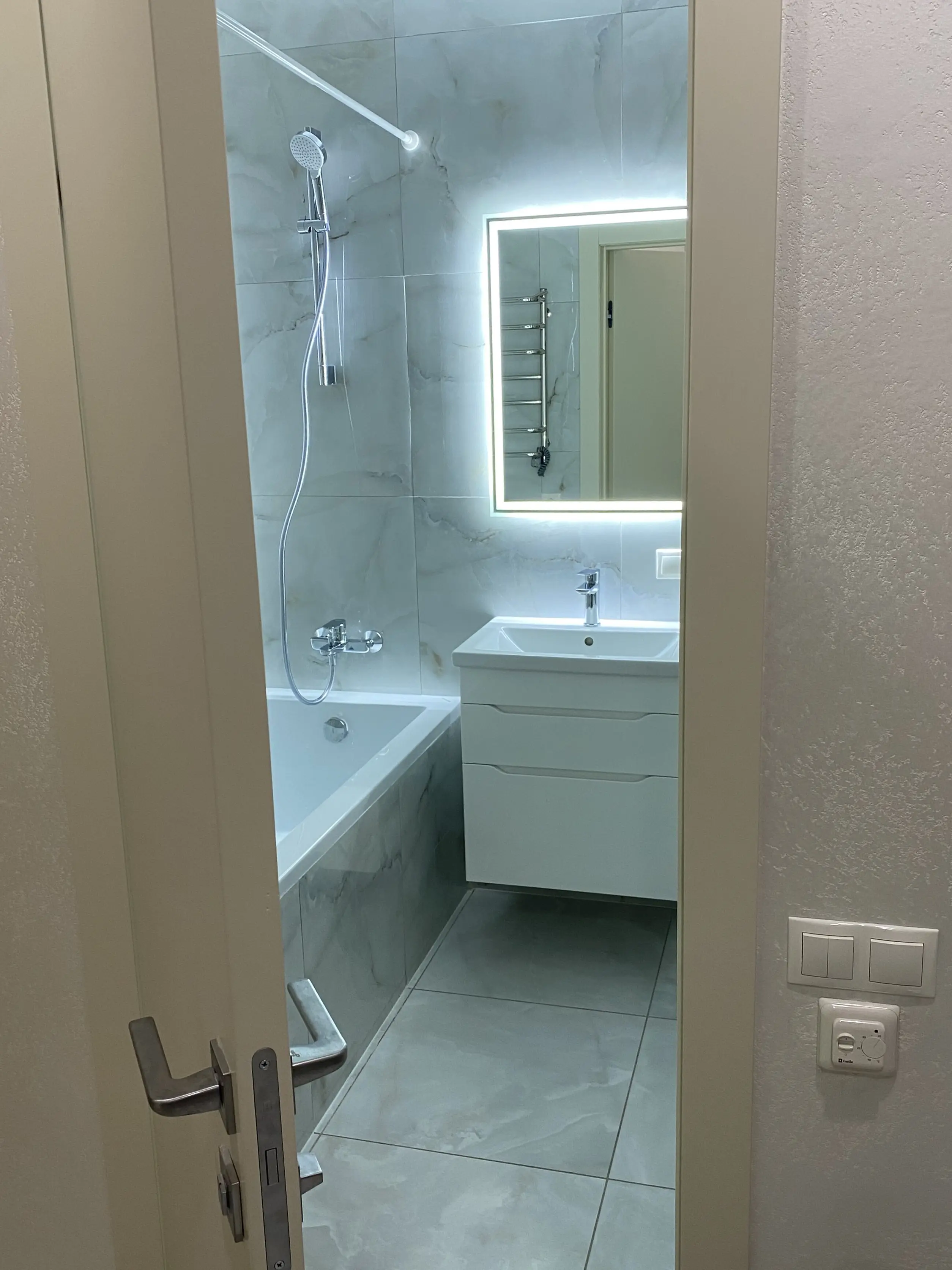 Фото Rent a 1-room apartment, Naberezhno-Rybalska road  Kyiv for long-term rent, price: 26500 UAH, code 7931