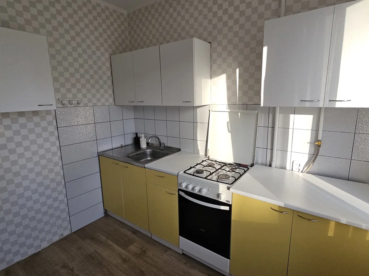 Фото Зняти 1 кімнатну квартиру, Добровольців пров. 6 Дніпро в довгострокову оренду, ціна: 10000 UAH, код 7933