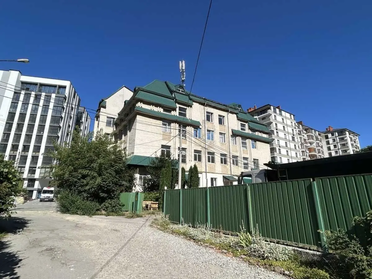 Фото Арендовать офис, Свободы ул.  Яремче в долгосрочную аренду, цена: 200 UAH, код 7943