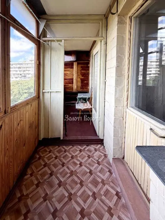 Фото Продаю 1 кімнатну квартиру, 28.2 кв. м, Космонавта Волкова вул. 18 Київ, ціна: 32000 USD, код 7948