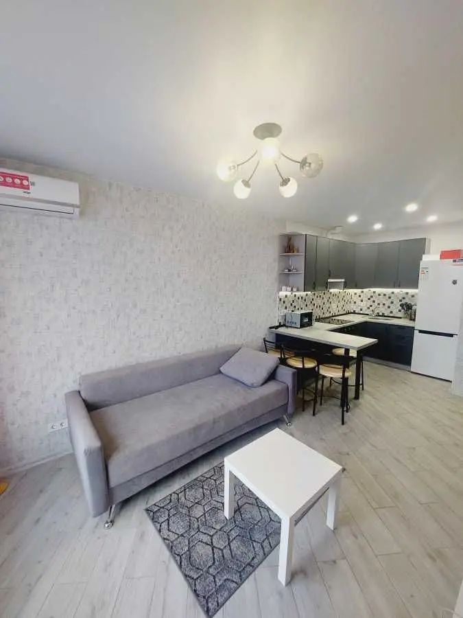 Фото Selling a 1-room apartment, 40 sq.m., Liubomyra Huzara Avenue (Kosmonavta Komarova Avenue)  Kyiv, price: 77777 USD, code 7959