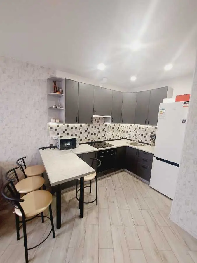 Фото Selling a 1-room apartment, 40 sq.m., Liubomyra Huzara Avenue (Kosmonavta Komarova Avenue)  Kyiv, price: 77777 USD, code 7959