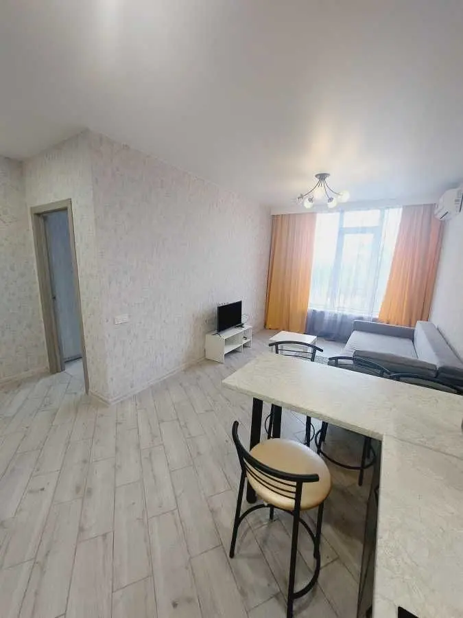 Фото Selling a 1-room apartment, 40 sq.m., Liubomyra Huzara Avenue (Kosmonavta Komarova Avenue)  Kyiv, price: 77777 USD, code 7959