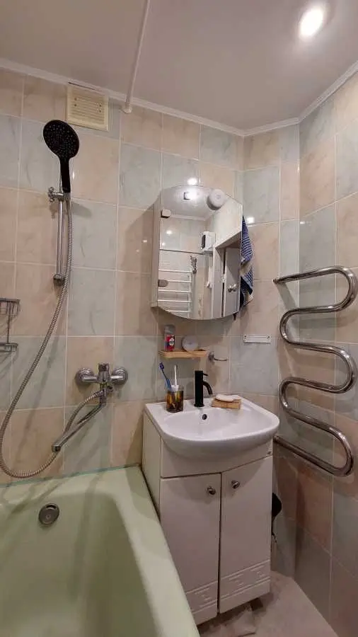 Фото Продаю 3-комнатную квартиру, 70 кв. м, Тростянецкая ул. 6ж Киев, цена: 80000 USD, код 7961