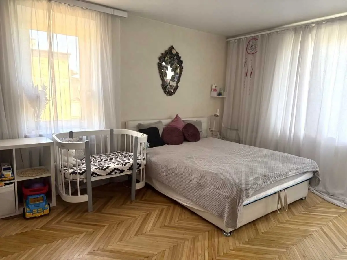 Фото Selling a 1-room apartment, 36.5 sq.m., Travneva Street  Kyiv, price: 48000 USD, code 7964