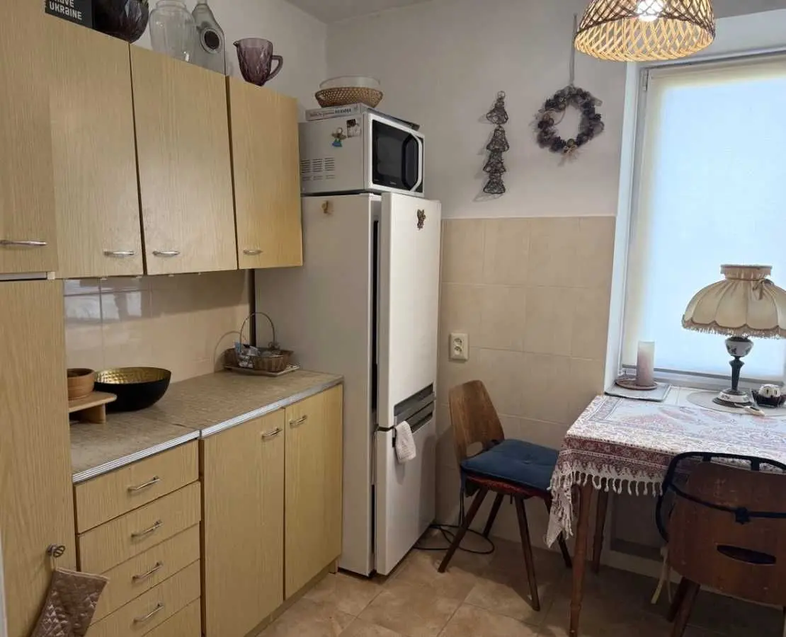 Фото Selling a 1-room apartment, 36.5 sq.m., Travneva Street  Kyiv, price: 48000 USD, code 7964