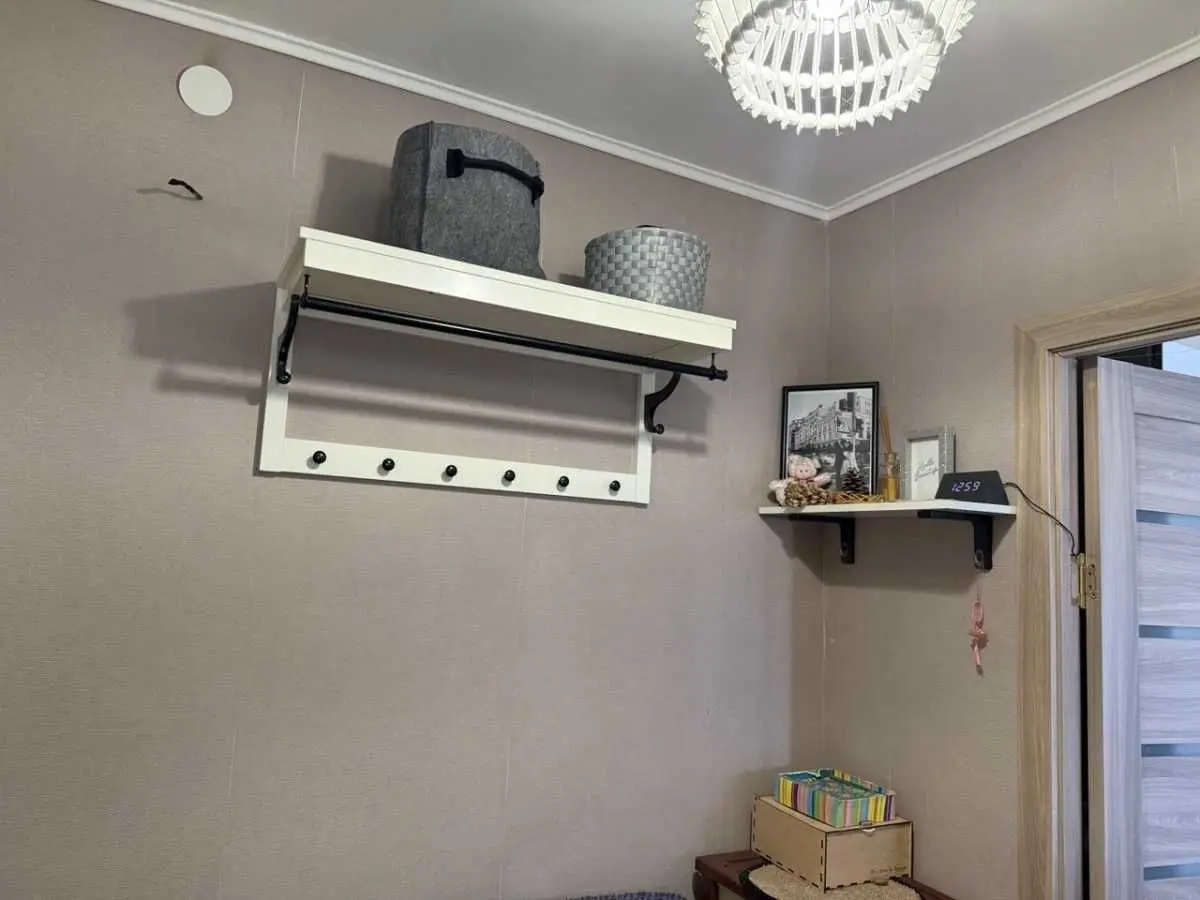 Фото Selling a 1-room apartment, 36.5 sq.m., Travneva Street  Kyiv, price: 48000 USD, code 7964