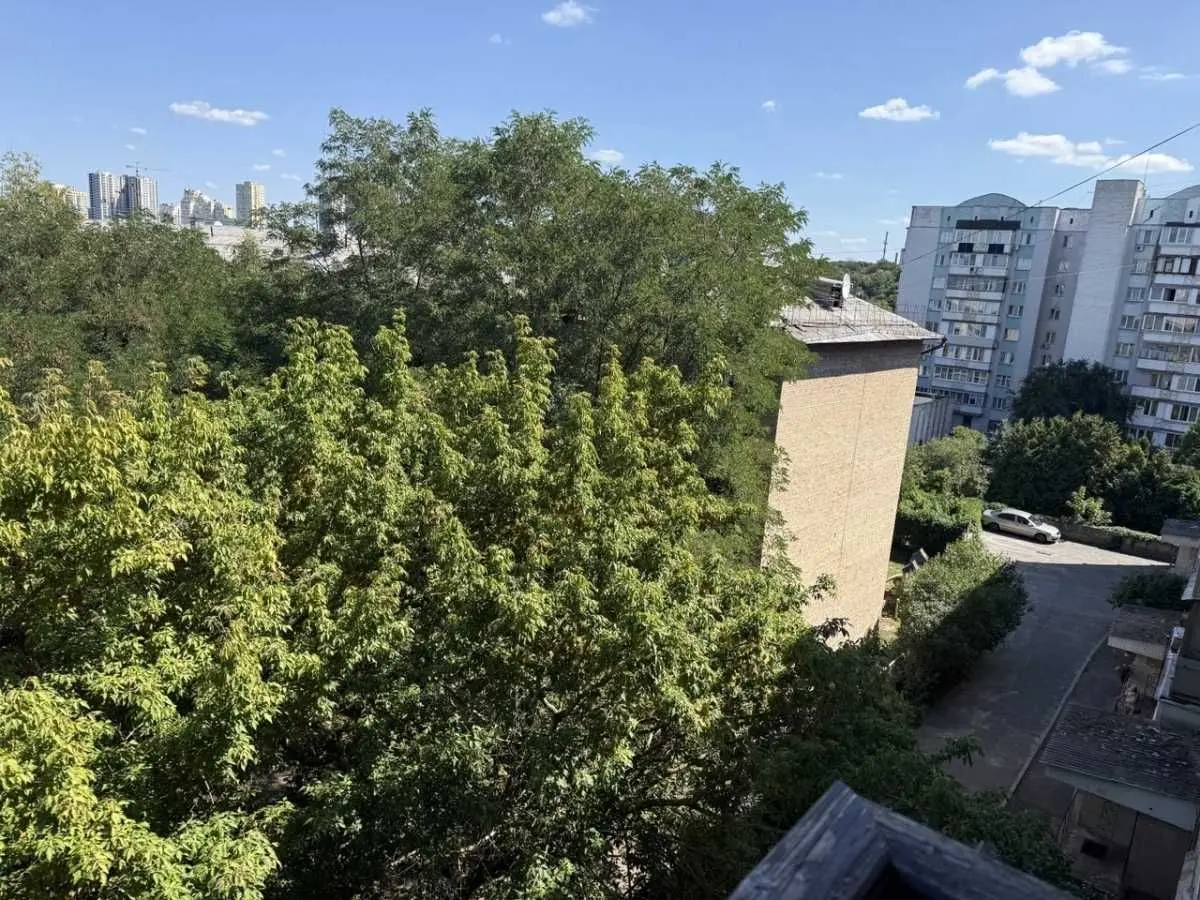 Фото Selling a 1-room apartment, 36.5 sq.m., Travneva Street  Kyiv, price: 48000 USD, code 7964