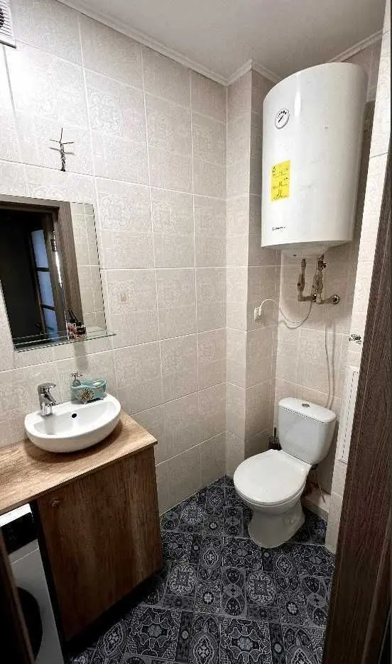 Фото Зняти 2 кімнатну квартиру, Макіївський пров. 10б Київ в довгострокову оренду, ціна: 25000 UAH, код 7966