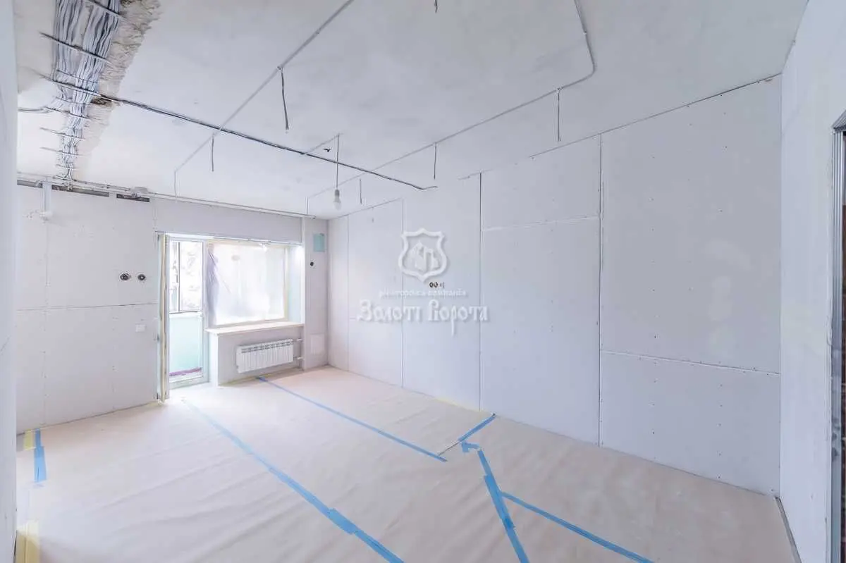 Фото Продаю 2 кімнатну квартиру, 44 кв. м, Привокзальна вул. 10/1 Київ, ціна: 60000 USD, код 7968