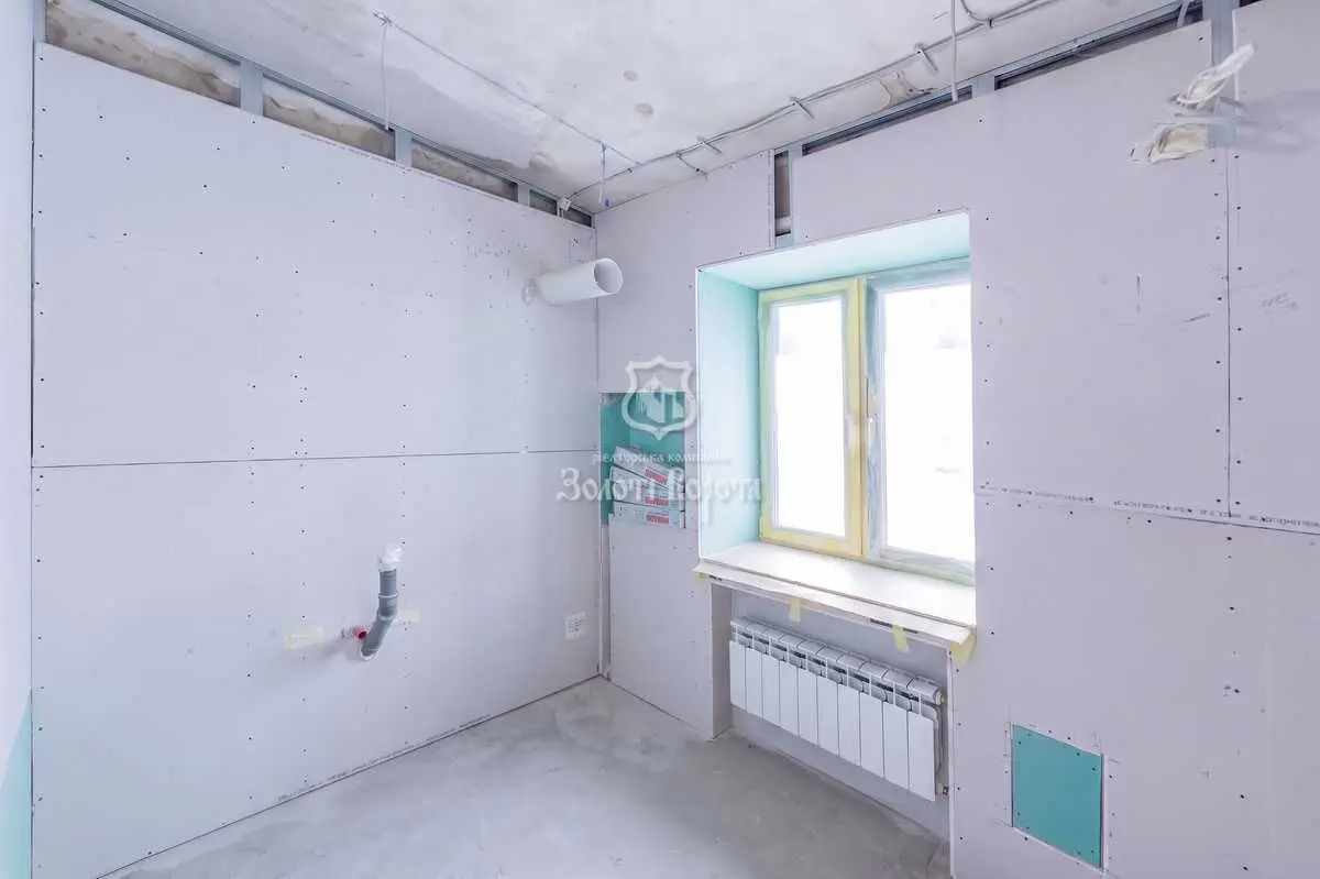 Фото Продаю 2 кімнатну квартиру, 44 кв. м, Привокзальна вул. 10/1 Київ, ціна: 60000 USD, код 7968
