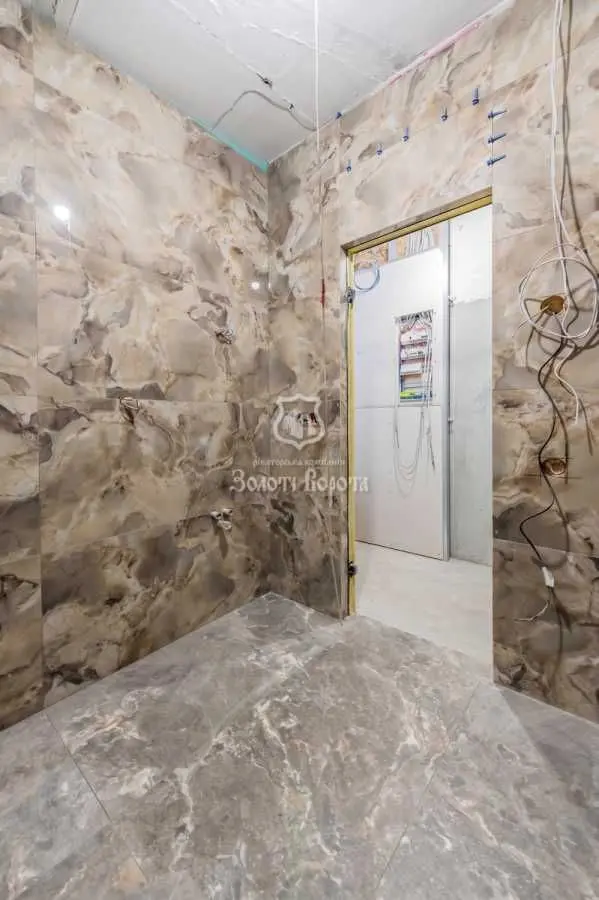 Фото Продаю 2 кімнатну квартиру, 44 кв. м, Привокзальна вул. 10/1 Київ, ціна: 60000 USD, код 7968