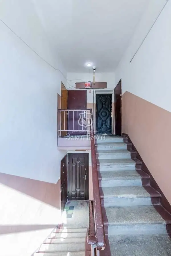 Фото Продаю 2 кімнатну квартиру, 44 кв. м, Привокзальна вул. 10/1 Київ, ціна: 60000 USD, код 7968
