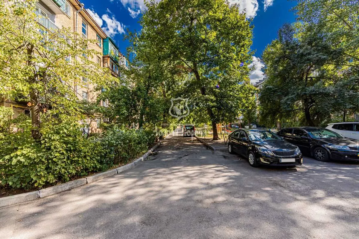 Фото Продаю 2 кімнатну квартиру, 44 кв. м, Привокзальна вул. 10/1 Київ, ціна: 60000 USD, код 7968