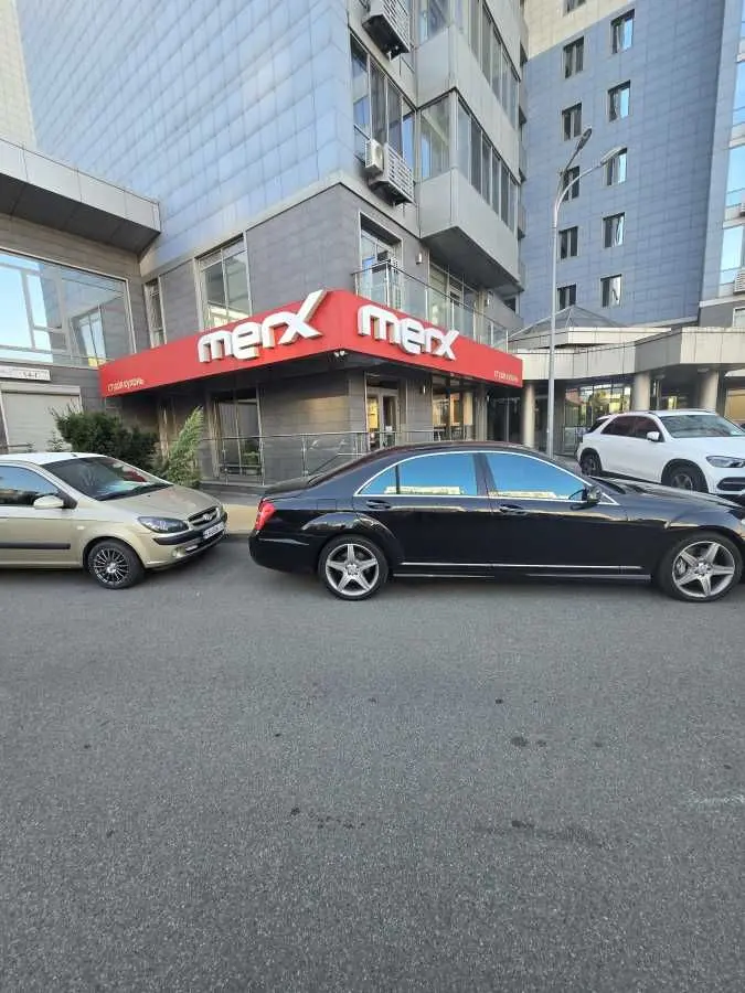 Фото Rent a retail space, Dniprovska Embarkment 14 Kyiv for long-term rent, price: 4000 USD, code 7969