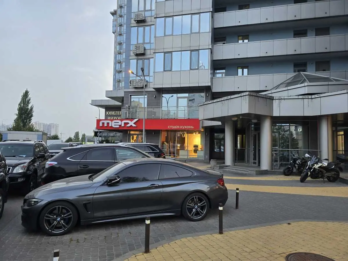 Фото Rent a retail space, Dniprovska Embarkment 14 Kyiv for long-term rent, price: 4000 USD, code 7969