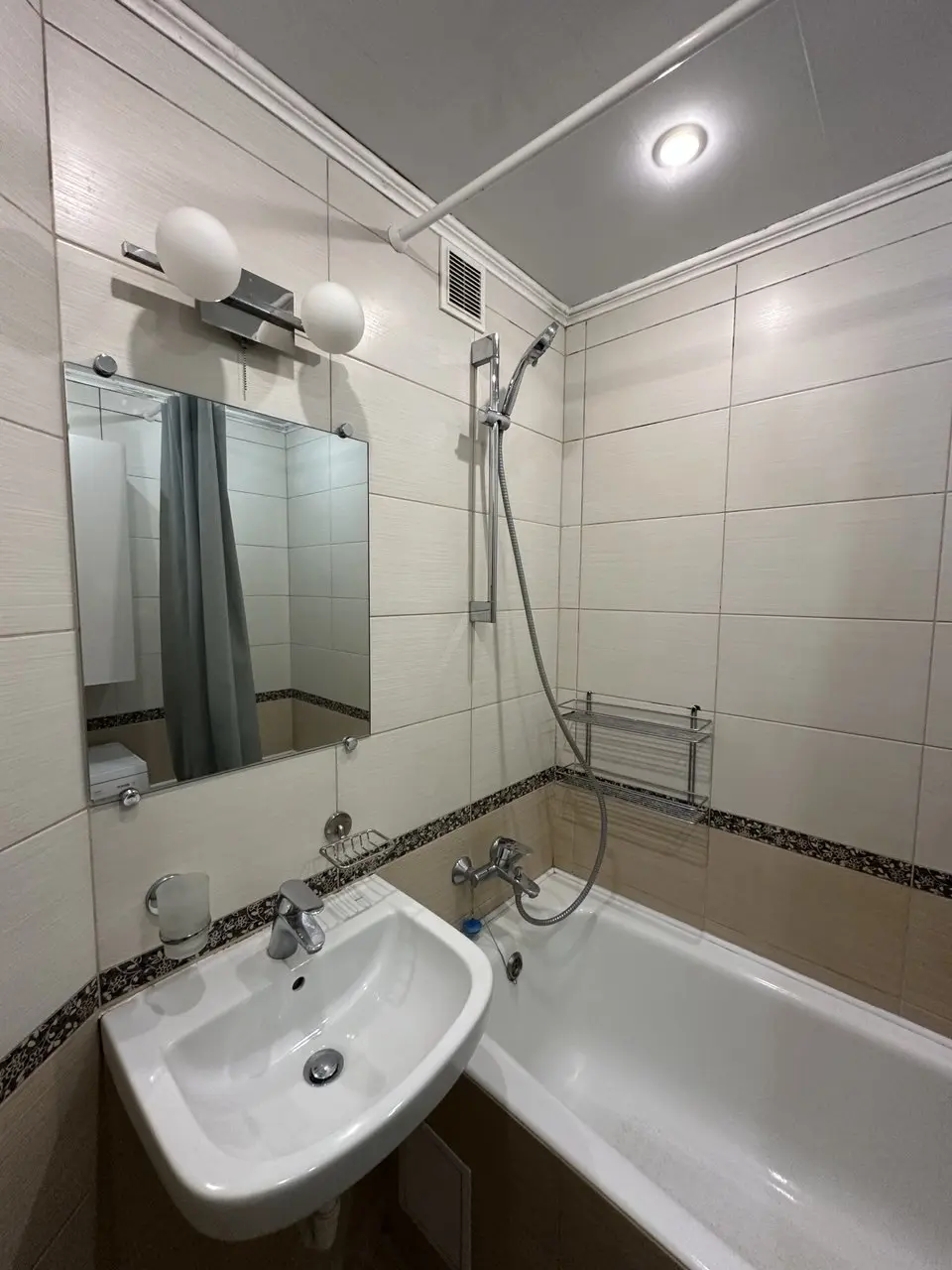 Фото Продаю 3 кімнатну квартиру, 64 кв. м, Жмеринська вул.  Київ, ціна: 95000 UAH, код 7974