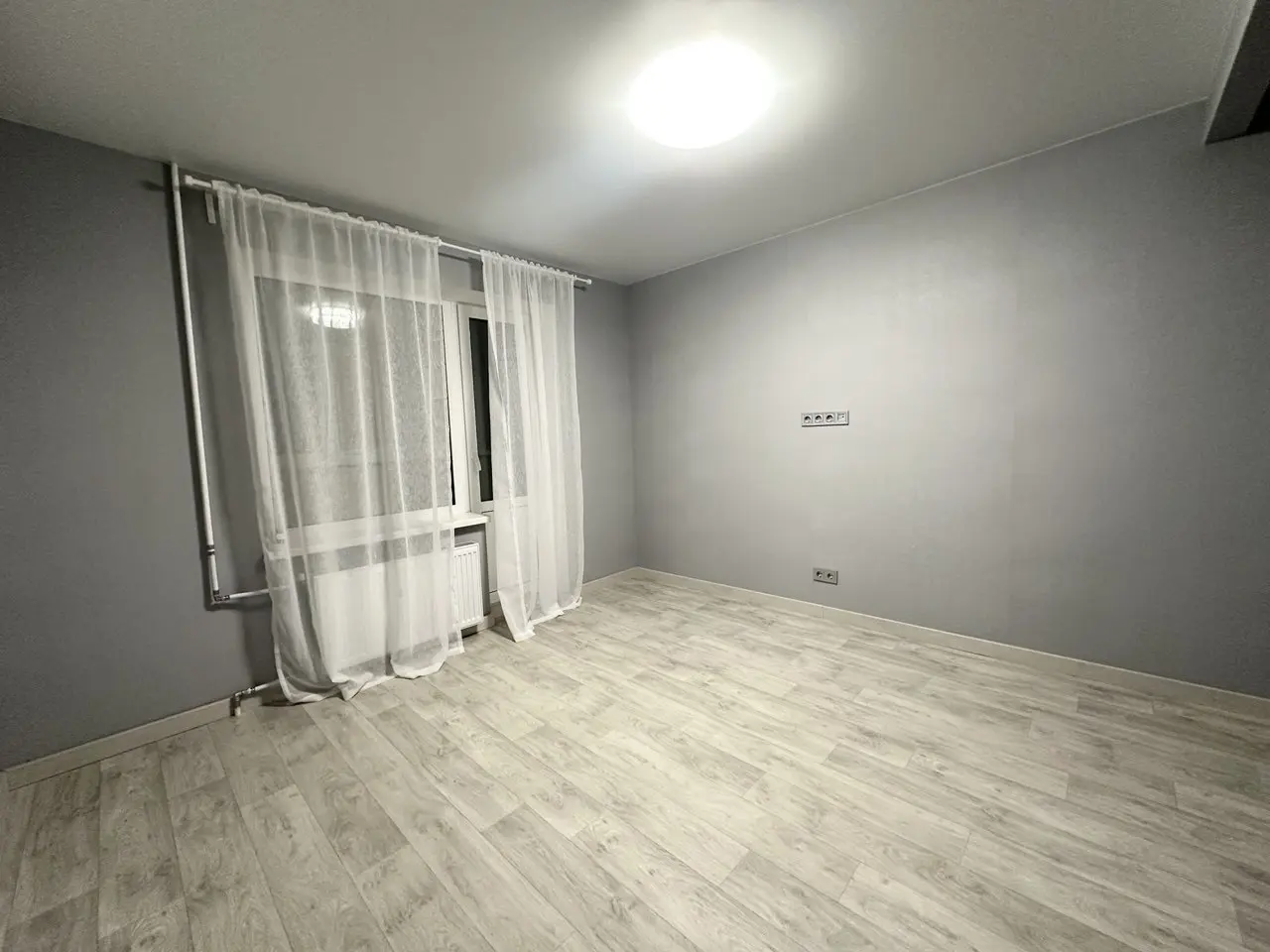 Фото Продаю 1 кімнатну квартиру, 37 кв. м, Сержа Лифаря вул. (Олександра Сабурова)  Київ, ціна: 48000 UAH, код 7975