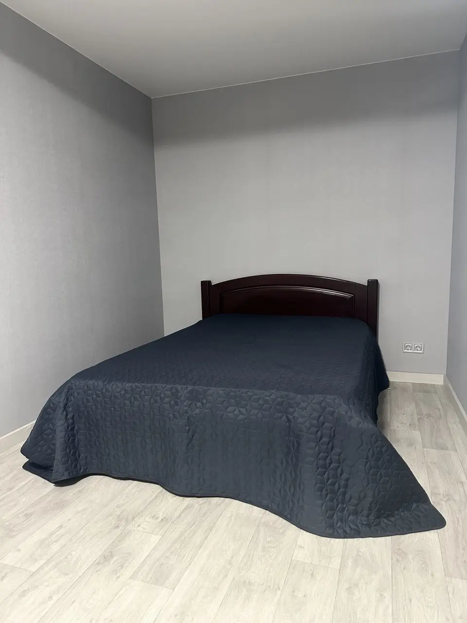 Фото Продаю 1 кімнатну квартиру, 37 кв. м, Сержа Лифаря вул. (Олександра Сабурова)  Київ, ціна: 48000 UAH, код 7975