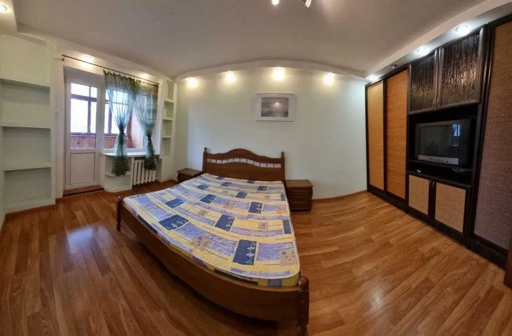 Фото Зняти 3 кімнатну квартиру, Градинська вул.  Київ в довгострокову оренду, ціна: 17000 UAH, код 7976