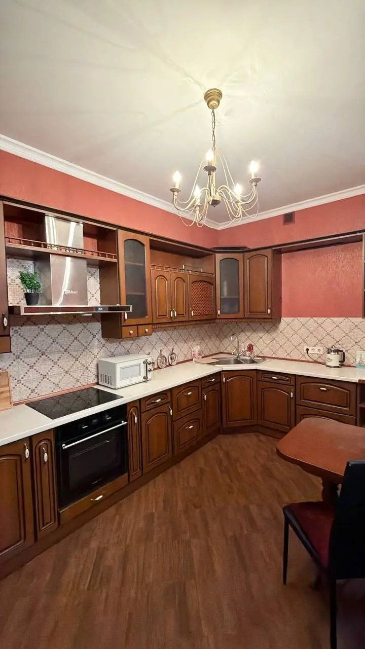 Фото Зняти 3 кімнатну квартиру, Гната Хоткевича вул. (Червоногвардійська)  Київ в довгострокову оренду, ціна: 23000 UAH, код 7977