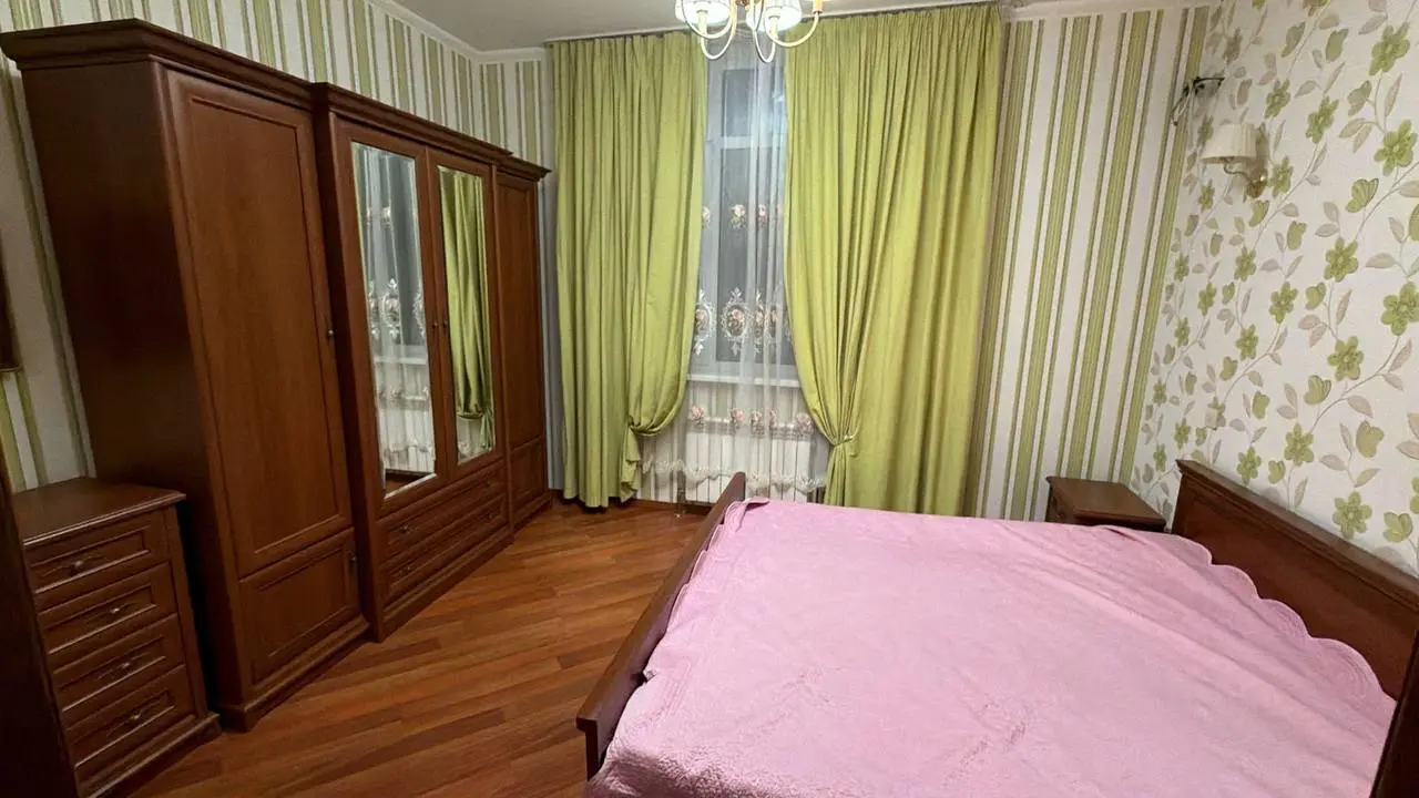 Фото Зняти 3 кімнатну квартиру, Гната Хоткевича вул. (Червоногвардійська)  Київ в довгострокову оренду, ціна: 23000 UAH, код 7977