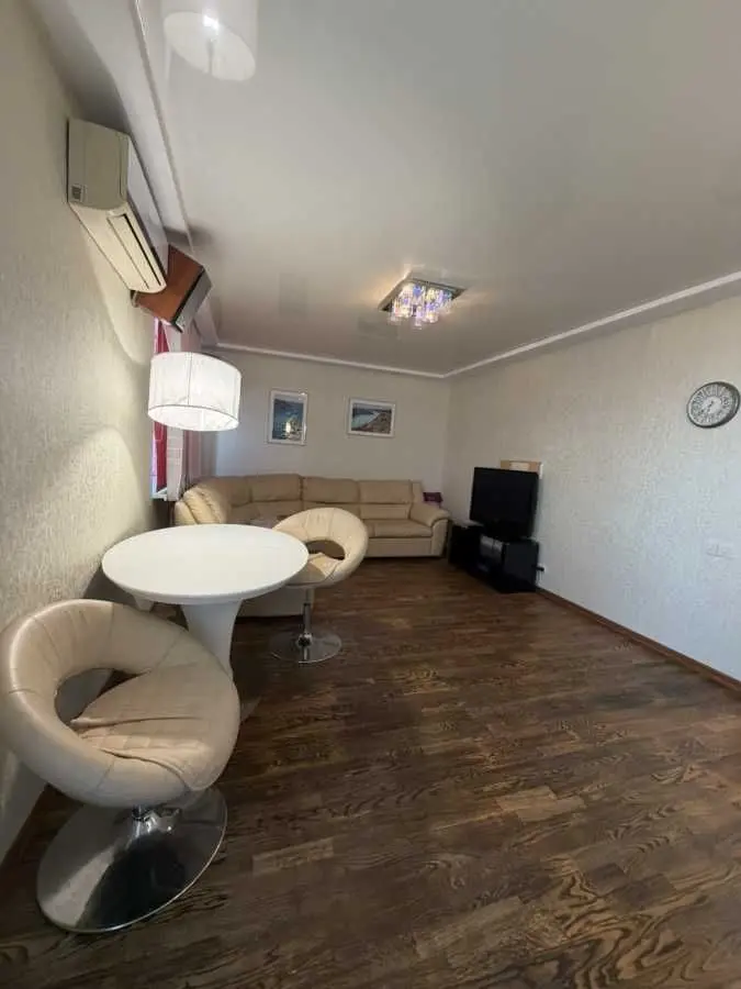 Фото Rent a 4-room apartment, Boryspilska Street 6 Kyiv for long-term rent, price: 20000 UAH, code 7982