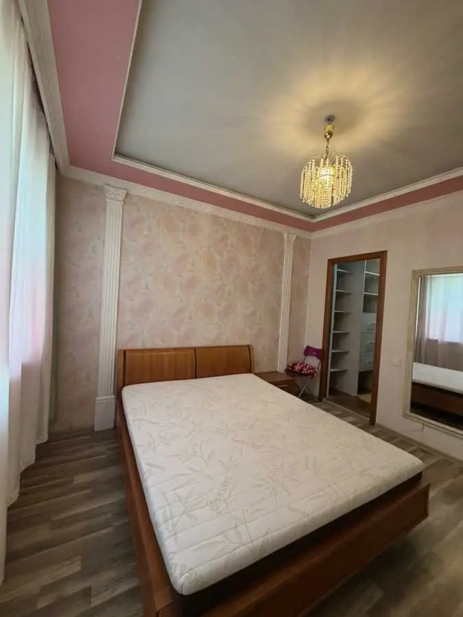 Фото Rent a 4-room apartment, Boryspilska Street 6 Kyiv for long-term rent, price: 20000 UAH, code 7982