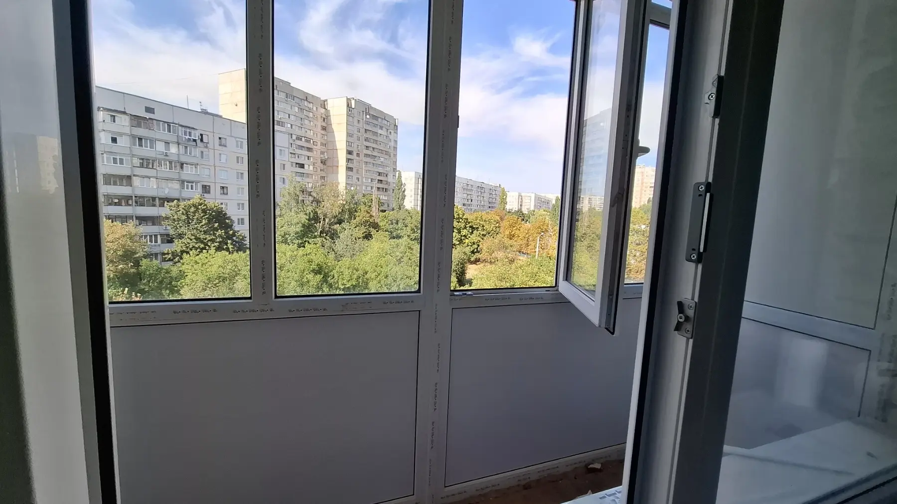 Фото Продаю 3 кімнатну квартиру, 77 кв. м, Ахсарова вул. 3г Харків, ціна: 50000 $, код 7996