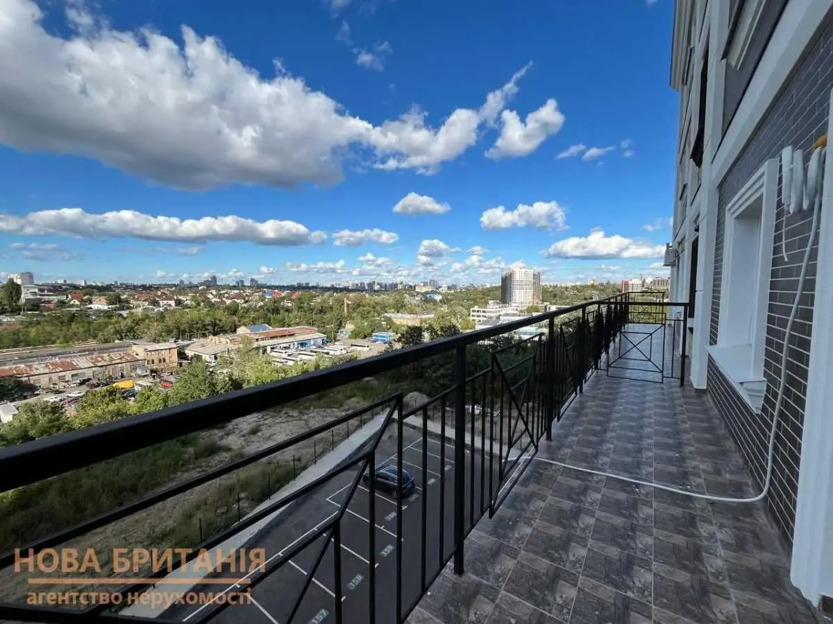 Фото Selling a 1-room apartment, 47.2 sq.m., Mykhaila Maksymovycha Street (Onufriia Trutenka Street)  Kyiv, price: 87000 USD, code 8013