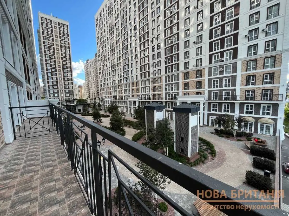 Фото Selling a 1-room apartment, 47.2 sq.m., Mykhaila Maksymovycha Street (Onufriia Trutenka Street)  Kyiv, price: 87000 USD, code 8013