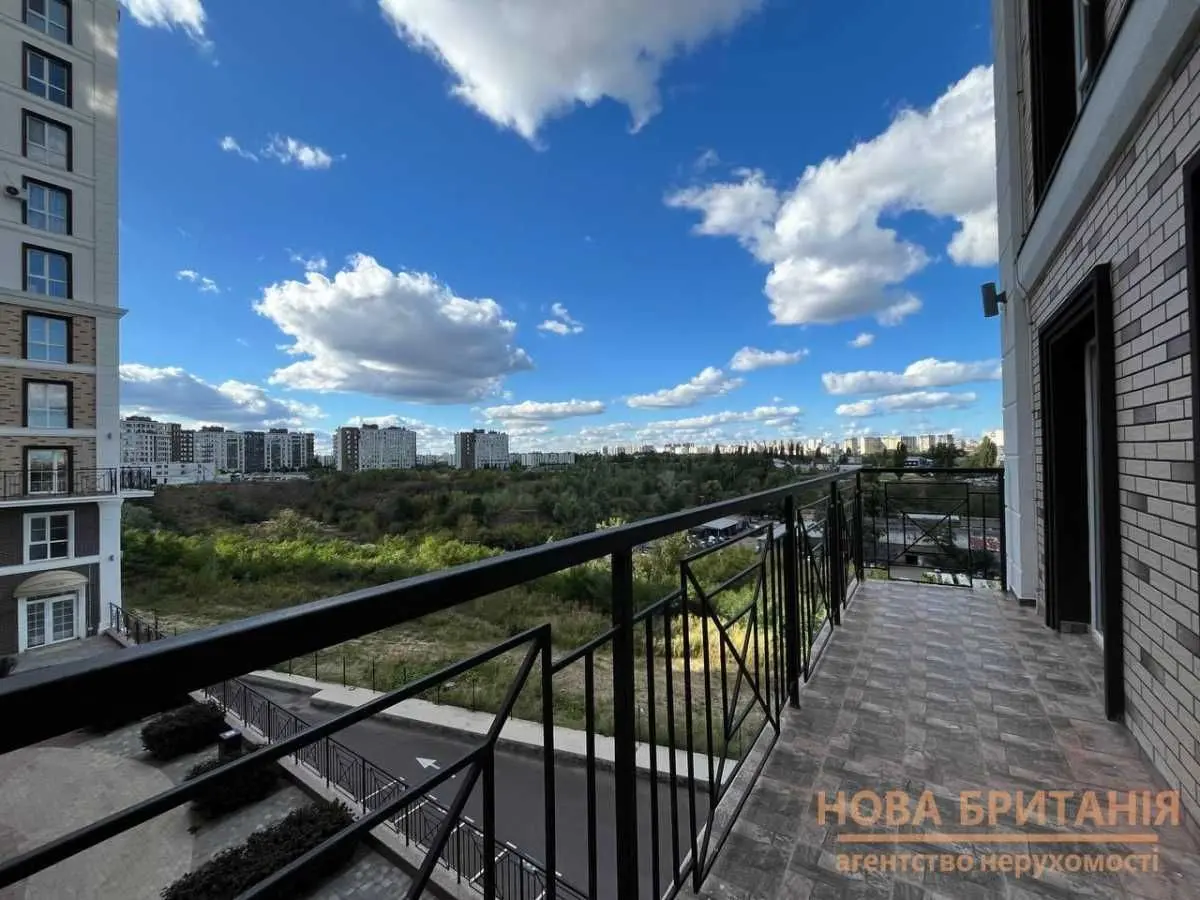 Фото Selling a 1-room apartment, 47.2 sq.m., Mykhaila Maksymovycha Street (Onufriia Trutenka Street)  Kyiv, price: 87000 USD, code 8013