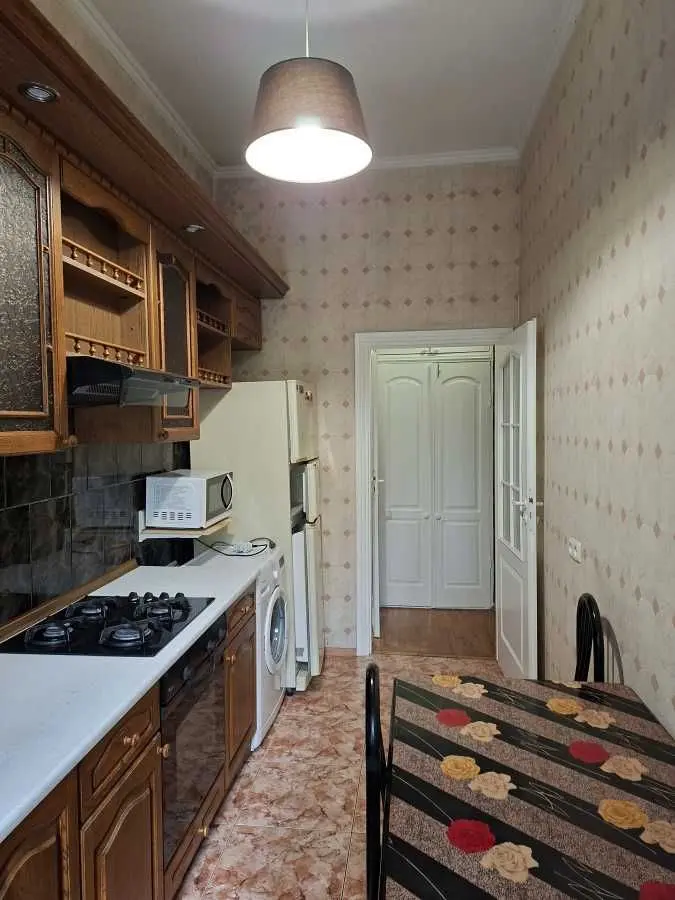 Фото Зняти 2 кімнатну квартиру, Гарматна вул. 18 Київ в довгострокову оренду, ціна: 15000 UAH, код 8032