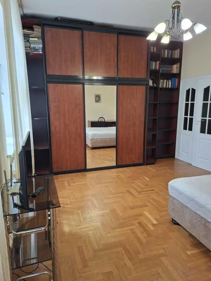 Фото Зняти 2 кімнатну квартиру, Гарматна вул. 18 Київ в довгострокову оренду, ціна: 15000 UAH, код 8032