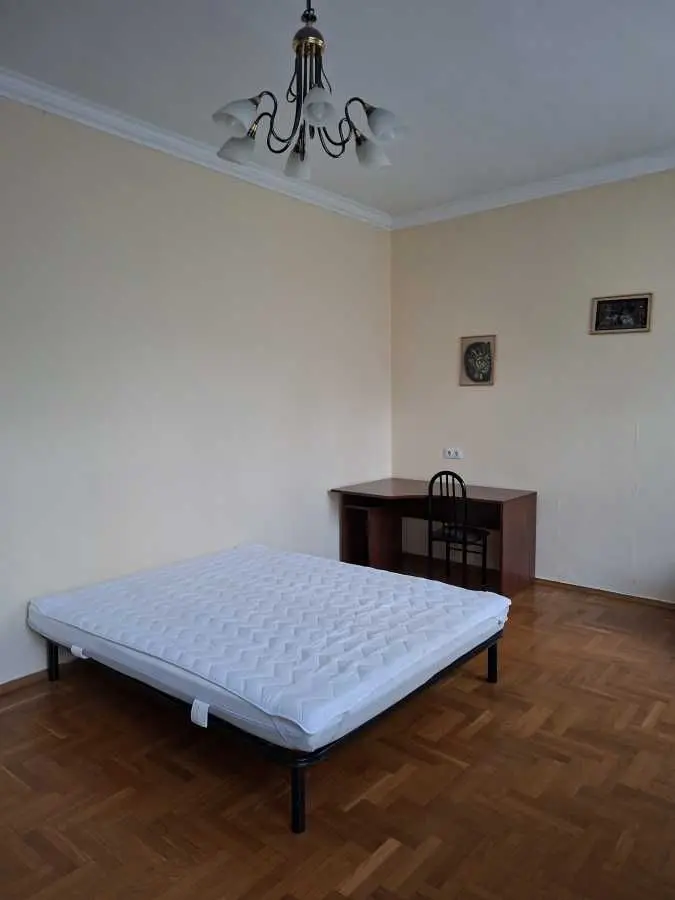 Фото Зняти 2 кімнатну квартиру, Гарматна вул. 18 Київ в довгострокову оренду, ціна: 15000 UAH, код 8032